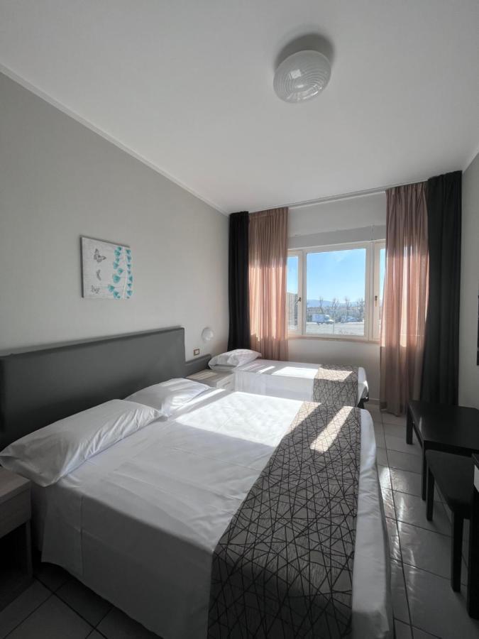 Hotel Letizia Follonica Bagian luar foto