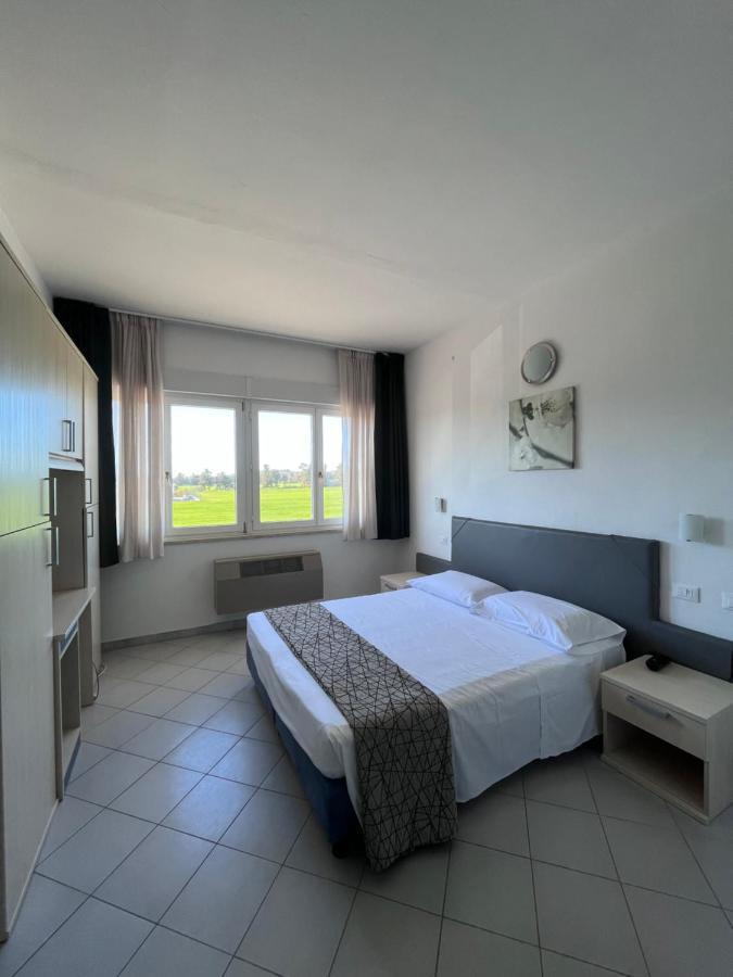 Hotel Letizia Follonica Bagian luar foto