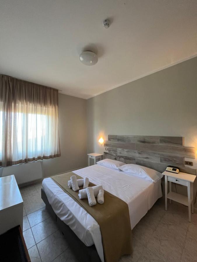 Hotel Letizia Follonica Bagian luar foto
