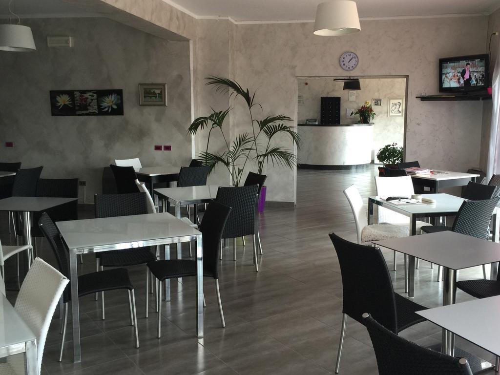 Hotel Letizia Follonica Bagian luar foto