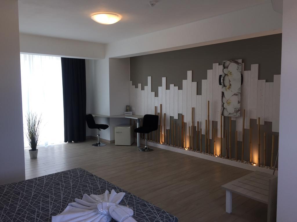 Hotel Letizia Follonica Bagian luar foto
